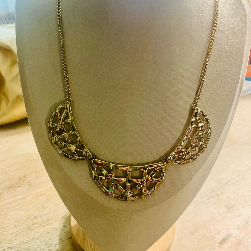 Elegant Gold Statement Necklace